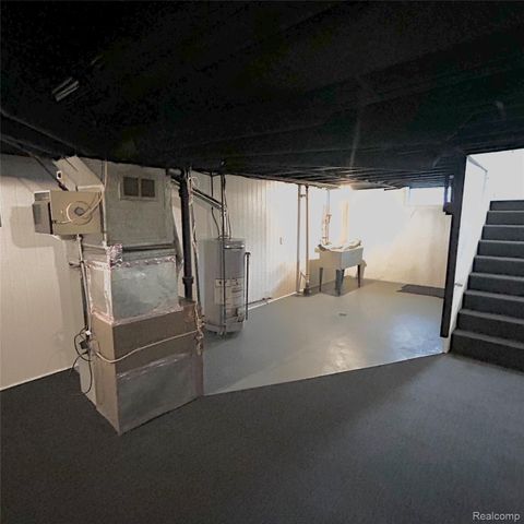 17225 Bell Avenue, Eastpointe, MI 48021