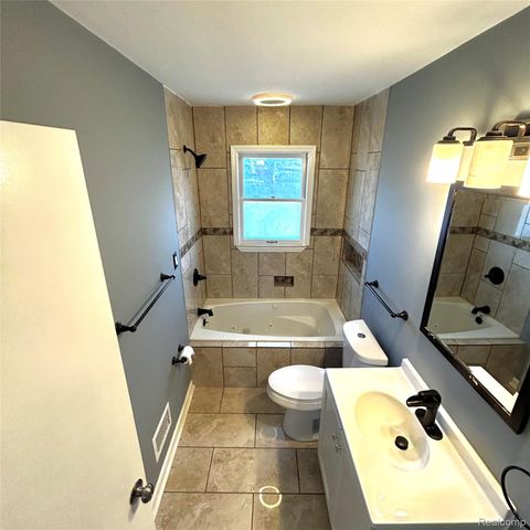 17225 Bell Avenue, Eastpointe, MI 48021