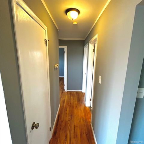 17225 Bell Avenue, Eastpointe, MI 48021