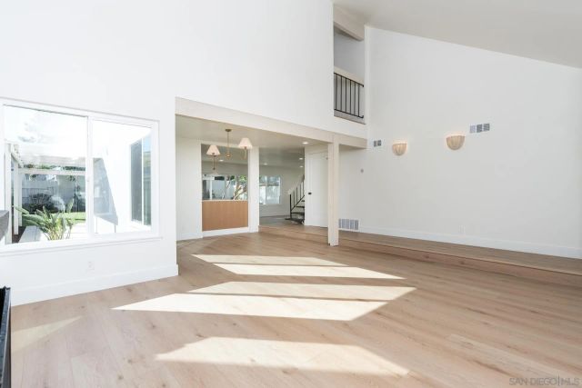 8875 Alphecca, San Diego, CA 92126