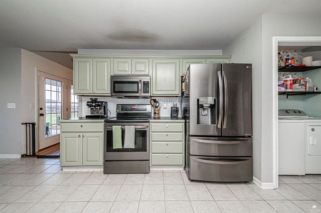 4044 Bald Eagle Drive, Manhattan, KS 66502