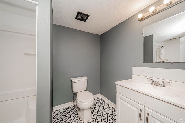 4044 Bald Eagle Drive, Manhattan, KS 66502