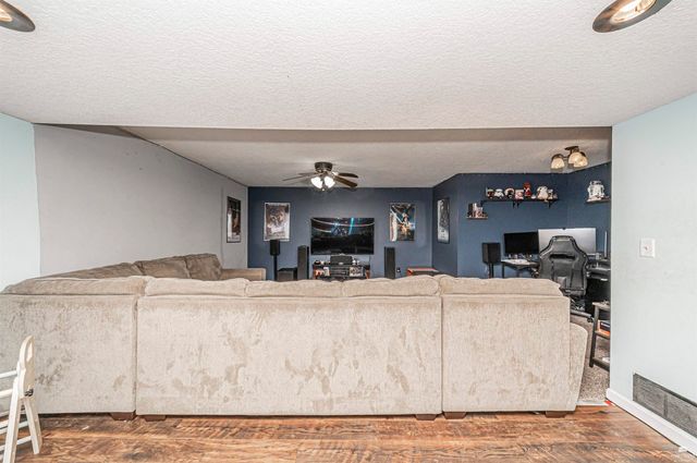 4044 Bald Eagle Drive, Manhattan, KS 66502