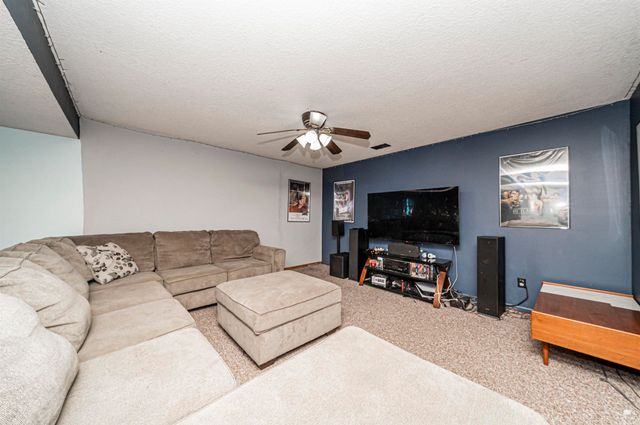 4044 Bald Eagle Drive, Manhattan, KS 66502