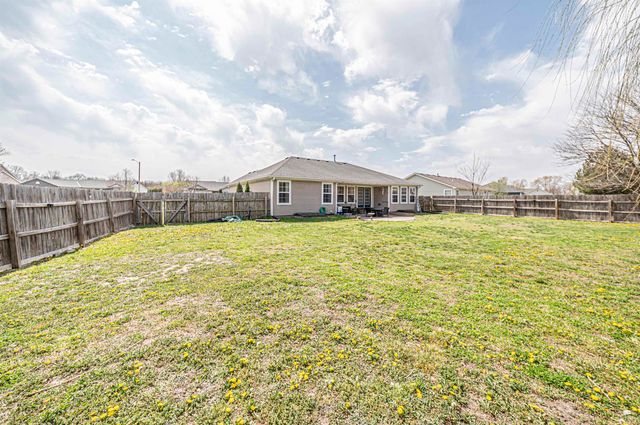 4044 Bald Eagle Drive, Manhattan, KS 66502