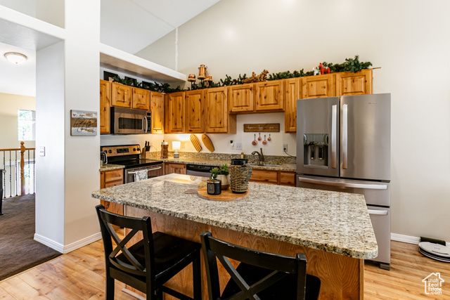 239 W LYMAN LN, Bountiful, UT 84010