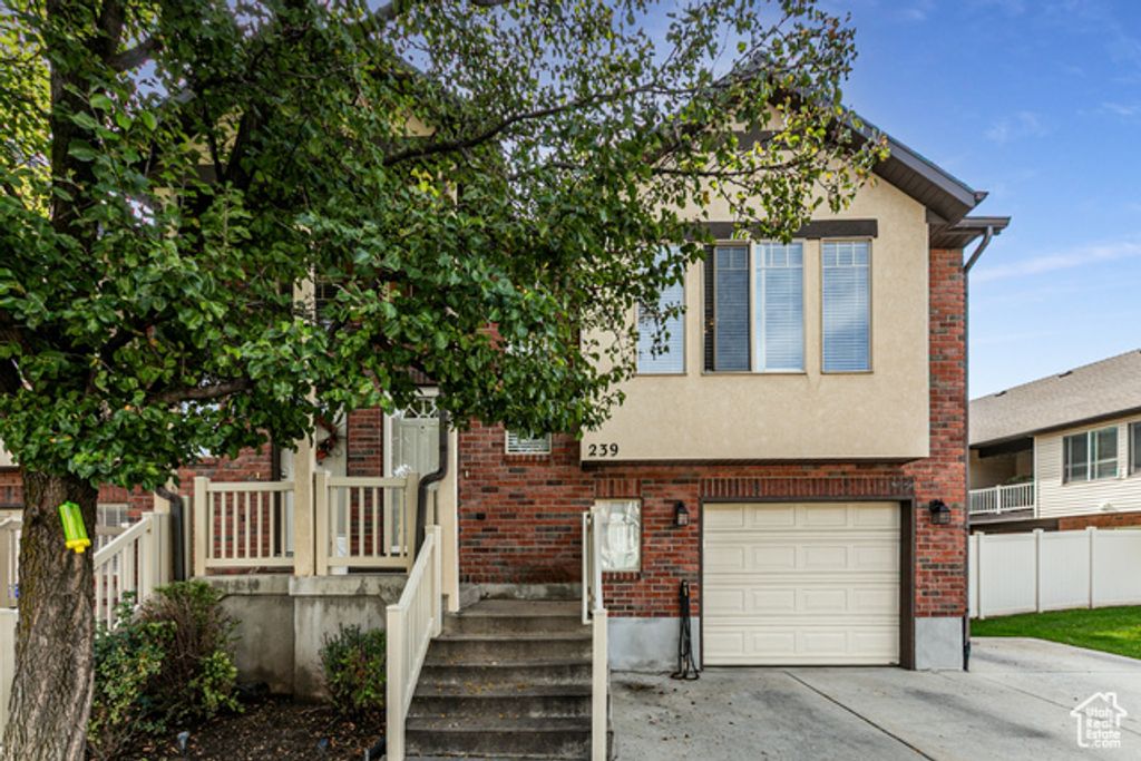 239 W LYMAN LN, Bountiful, UT 84010