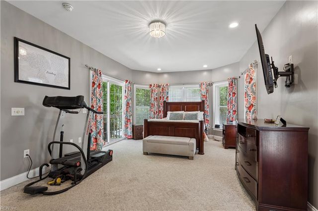 10107 Woods Creek LN, Gloucester, VA 23061