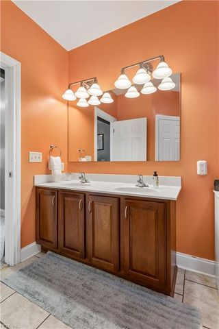 10107 Woods Creek LN, Gloucester, VA 23061