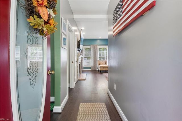 10107 Woods Creek LN, Gloucester, VA 23061