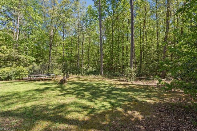 10107 Woods Creek LN, Gloucester, VA 23061