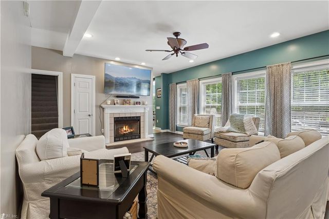 10107 Woods Creek LN, Gloucester, VA 23061