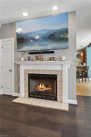 10107 Woods Creek LN, Gloucester, VA 23061