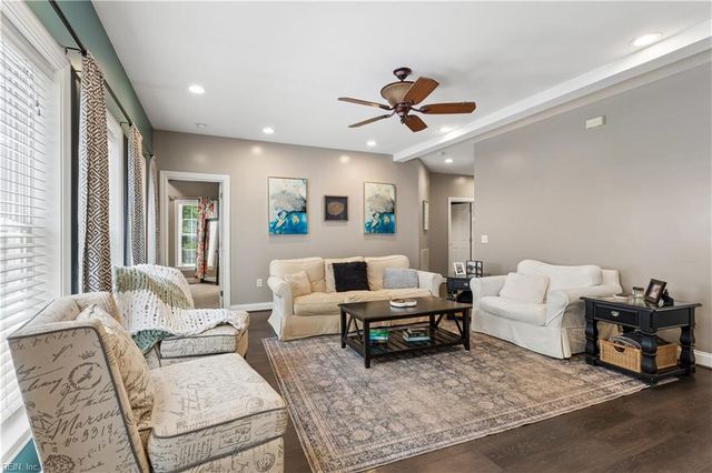 10107 Woods Creek LN, Gloucester, VA 23061