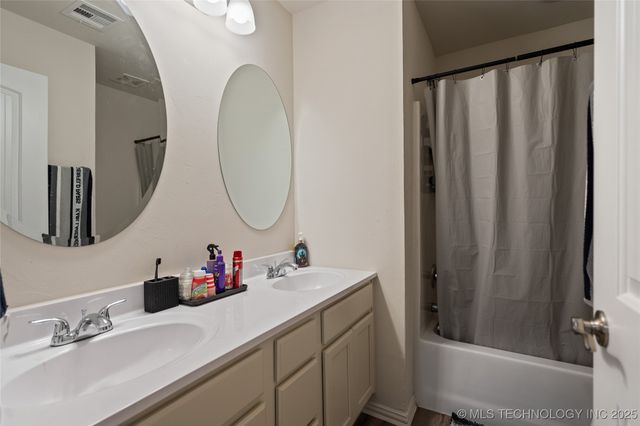 1022 Indian Plains, Ardmore, OK 73401