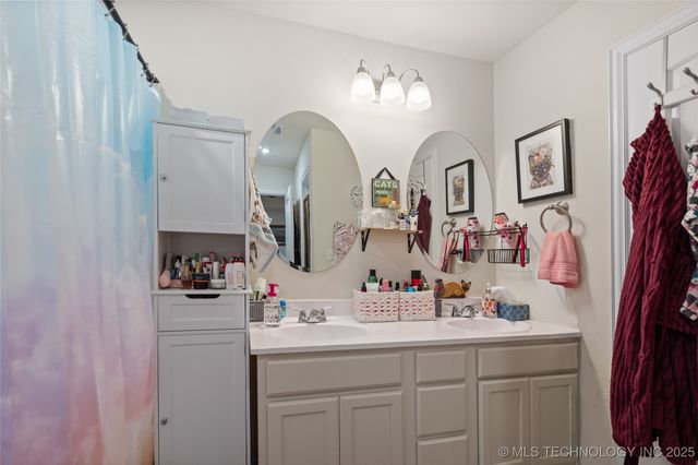 1022 Indian Plains, Ardmore, OK 73401