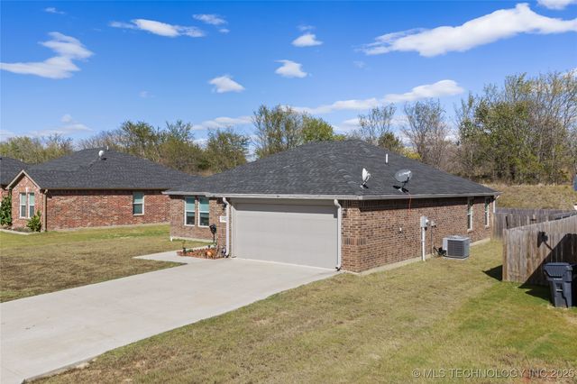 1022 Indian Plains, Ardmore, OK 73401