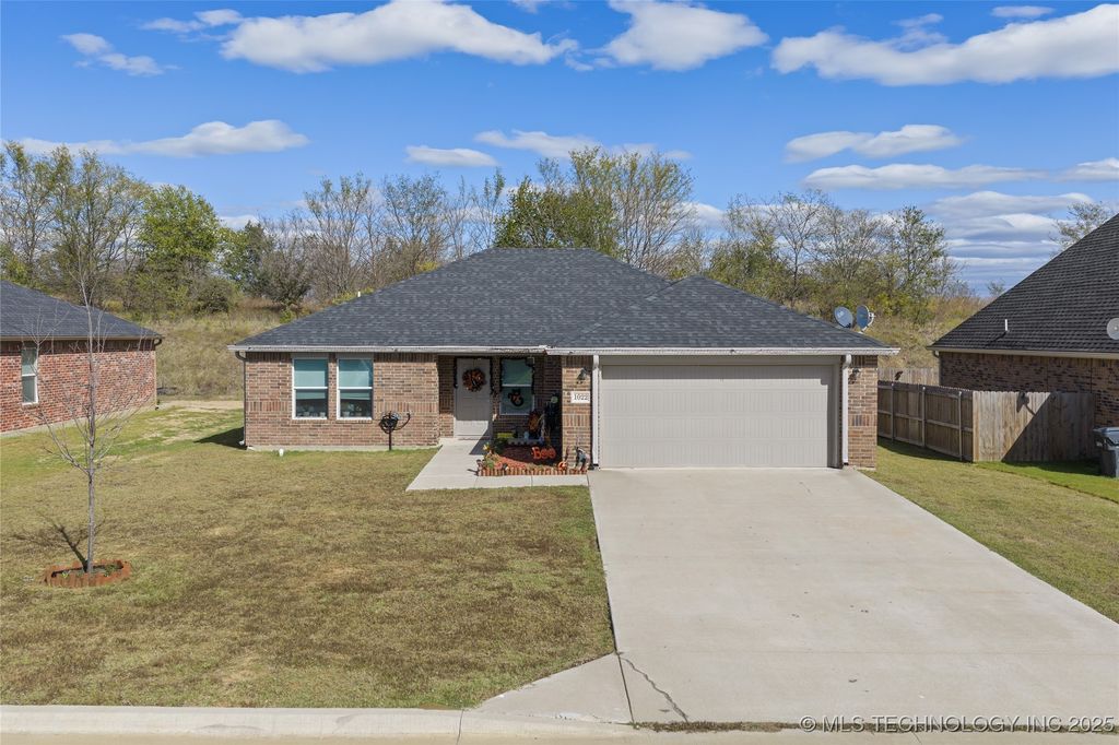 1022 Indian Plains, Ardmore, OK 73401