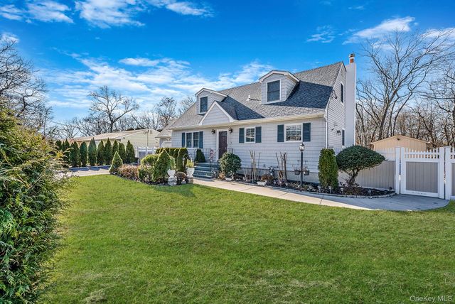 20 Howe Road, Coram, NY 11727