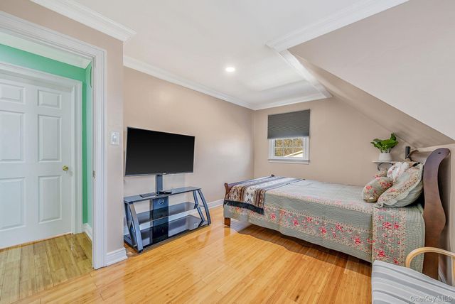 20 Howe Road, Coram, NY 11727