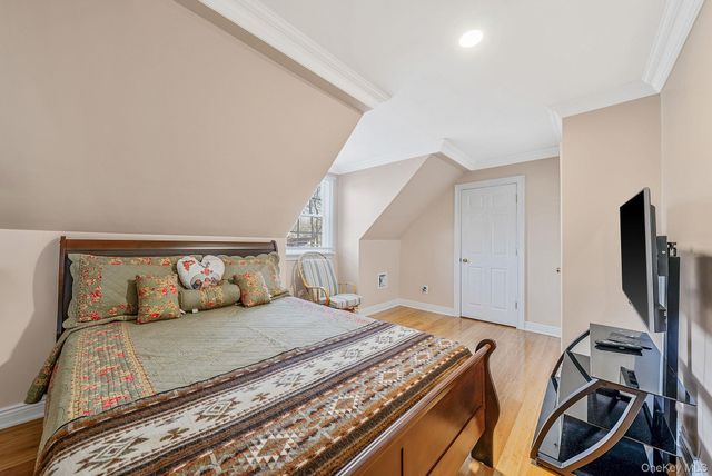 20 Howe Road, Coram, NY 11727