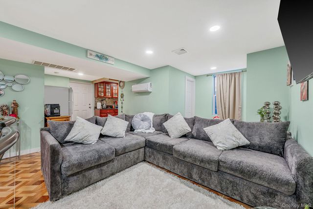 20 Howe Road, Coram, NY 11727