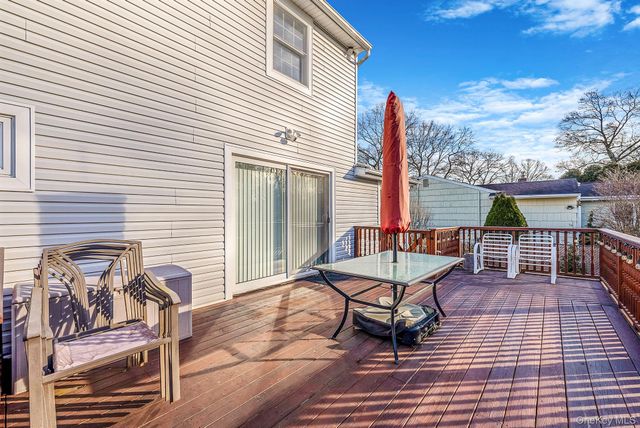 20 Howe Road, Coram, NY 11727