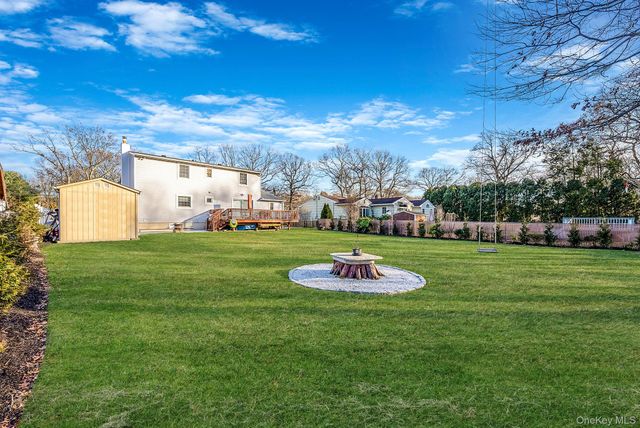 20 Howe Road, Coram, NY 11727