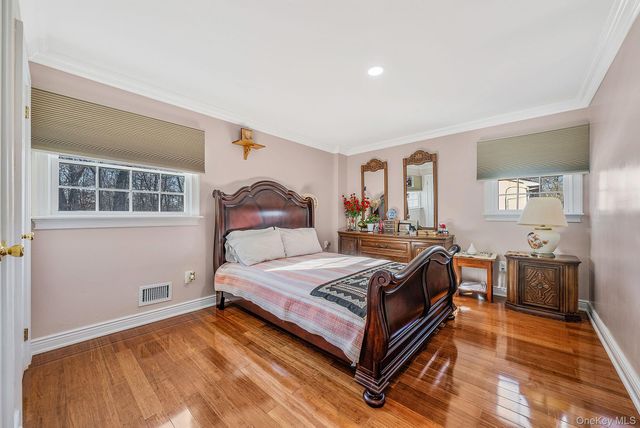 20 Howe Road, Coram, NY 11727