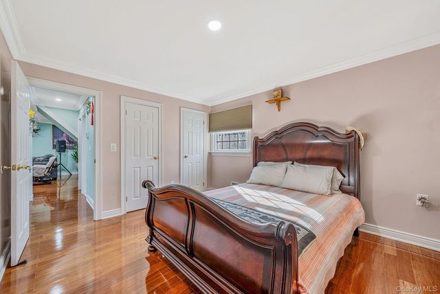 20 Howe Road, Coram, NY 11727