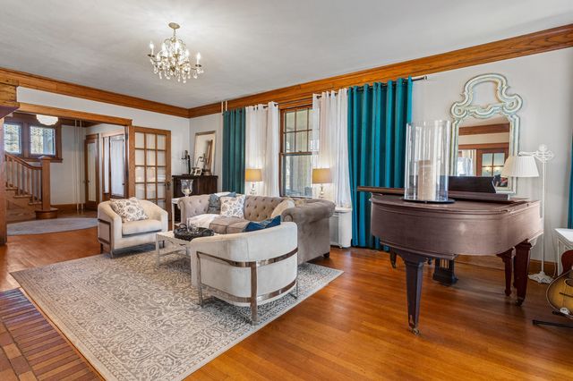 1124 N State Street, Monticello, IL 61856