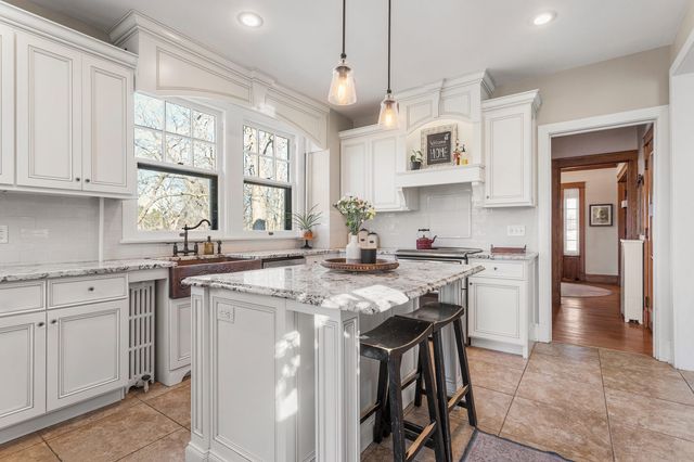 1124 N State Street, Monticello, IL 61856