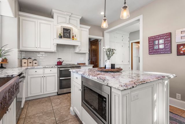 1124 N State Street, Monticello, IL 61856