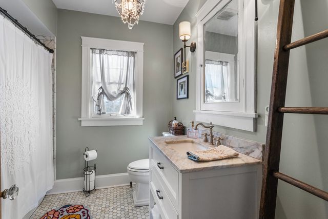 1124 N State Street, Monticello, IL 61856