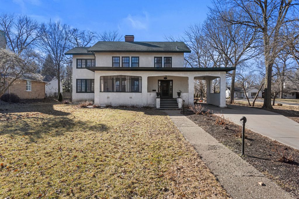 1124 N State Street, Monticello, IL 61856