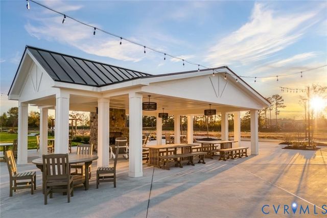 2614 Calgary Dr, Chester, VA 23831
