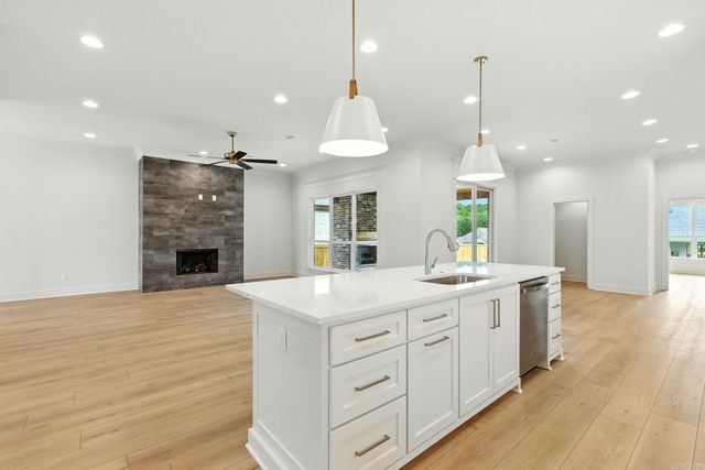 21 Mountain Brook Road, Little Rock, AR 72223