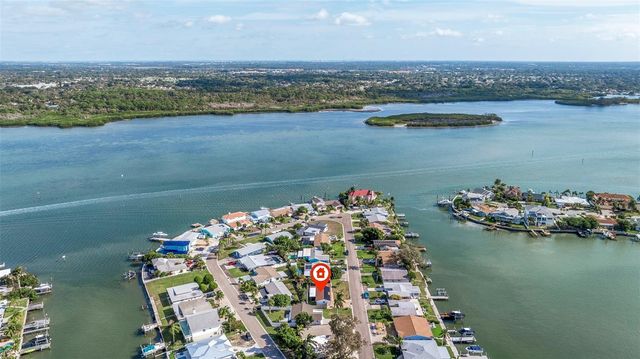 242 176TH AVENUE E, Redington Shores, FL 33708