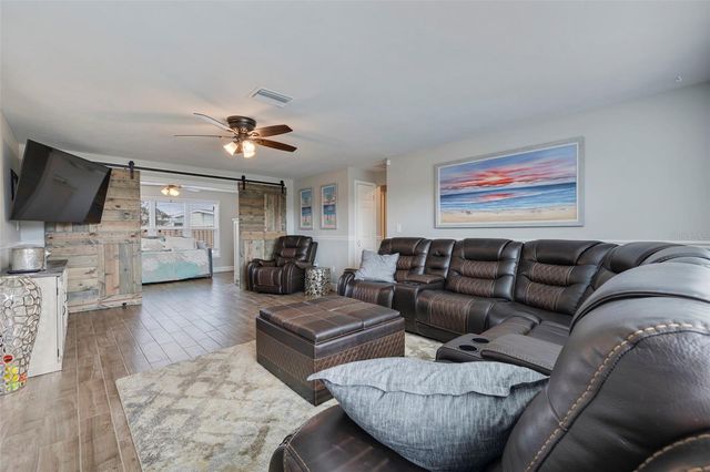 242 176TH AVENUE E, Redington Shores, FL 33708