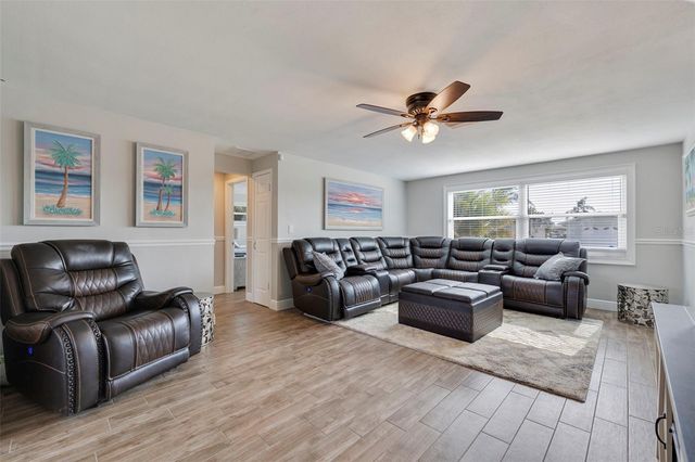 242 176TH AVENUE E, Redington Shores, FL 33708