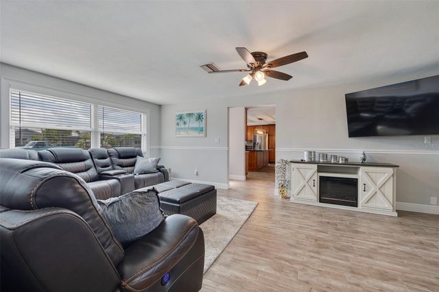 242 176TH AVENUE E, Redington Shores, FL 33708