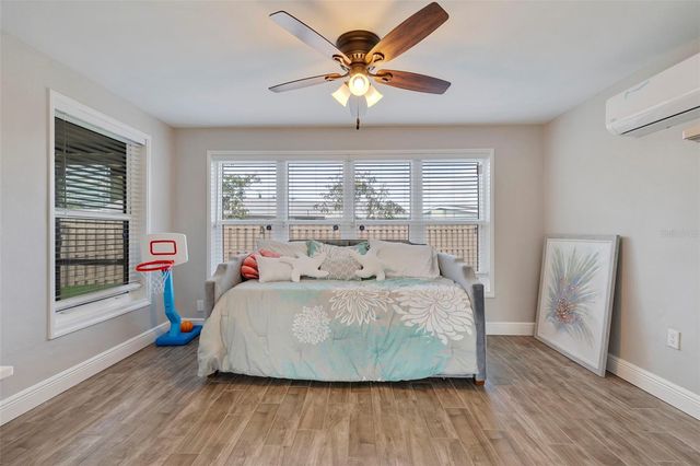 242 176TH AVENUE E, Redington Shores, FL 33708