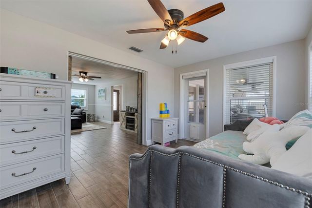 242 176TH AVENUE E, Redington Shores, FL 33708