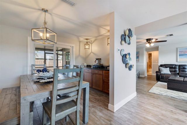 242 176TH AVENUE E, Redington Shores, FL 33708