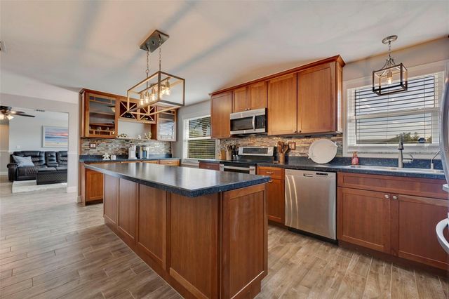 242 176TH AVENUE E, Redington Shores, FL 33708