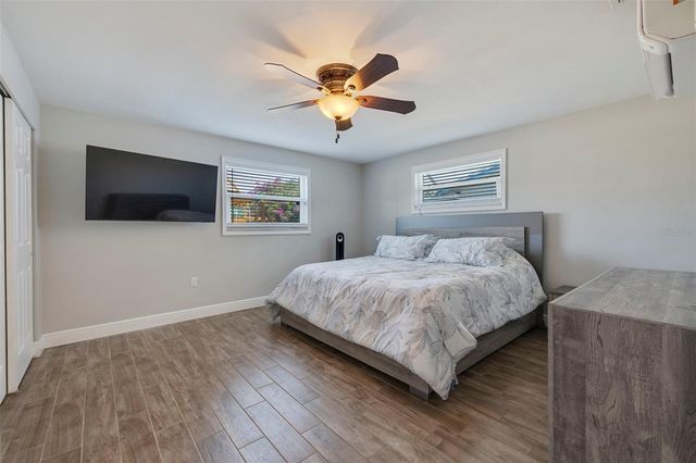 242 176TH AVENUE E, Redington Shores, FL 33708