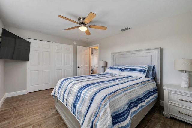 242 176TH AVENUE E, Redington Shores, FL 33708