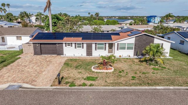 242 176TH AVENUE E, Redington Shores, FL 33708