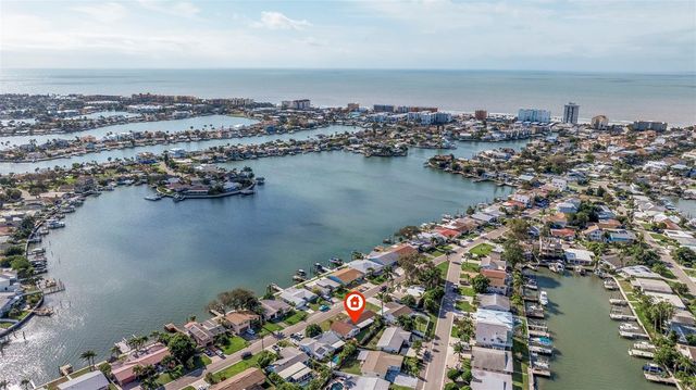 242 176TH AVENUE E, Redington Shores, FL 33708
