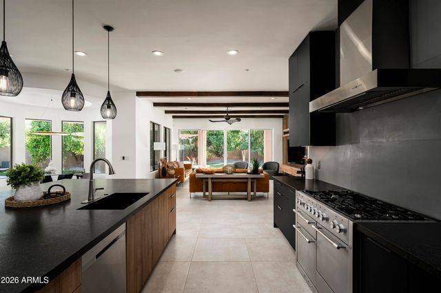 3905 E MALLORY Circle, Mesa, AZ 85215